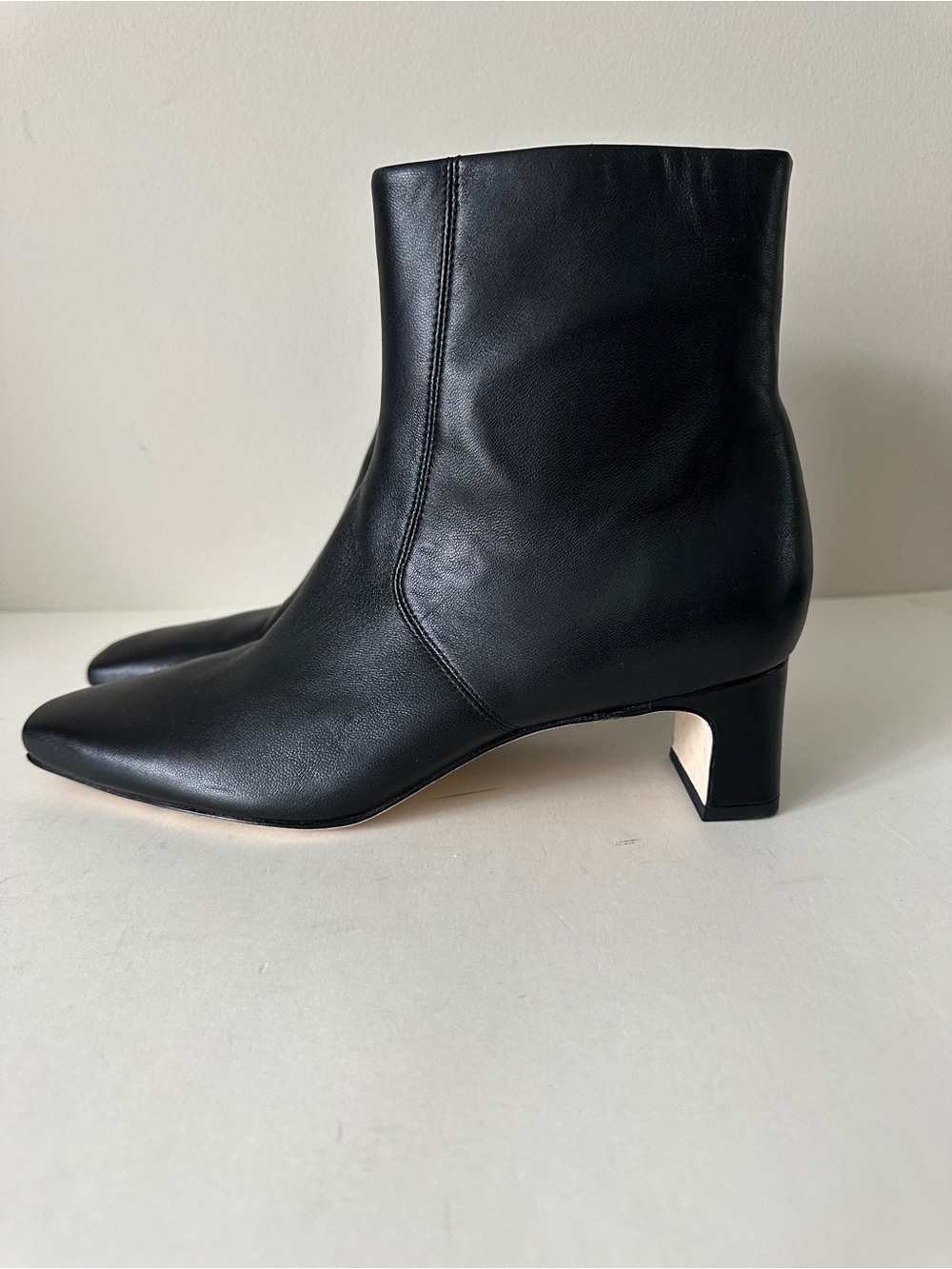 Vince Sutter Classic Black Leather Ankle Women's Booties, Sz 9M preowned, perfec